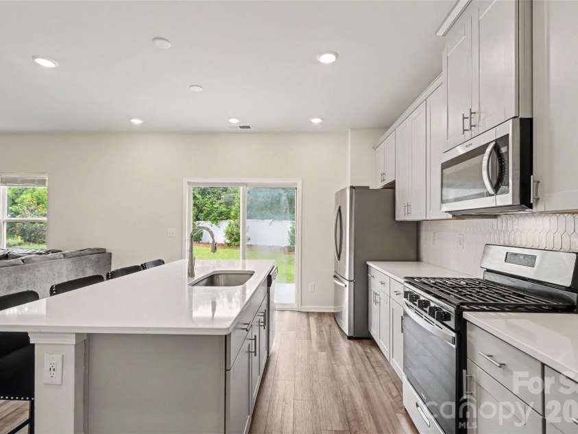 1224 Harland Street, Charlotte, NC 28216.  MLS# CAR4419812, YatesRealty ID 48111. 