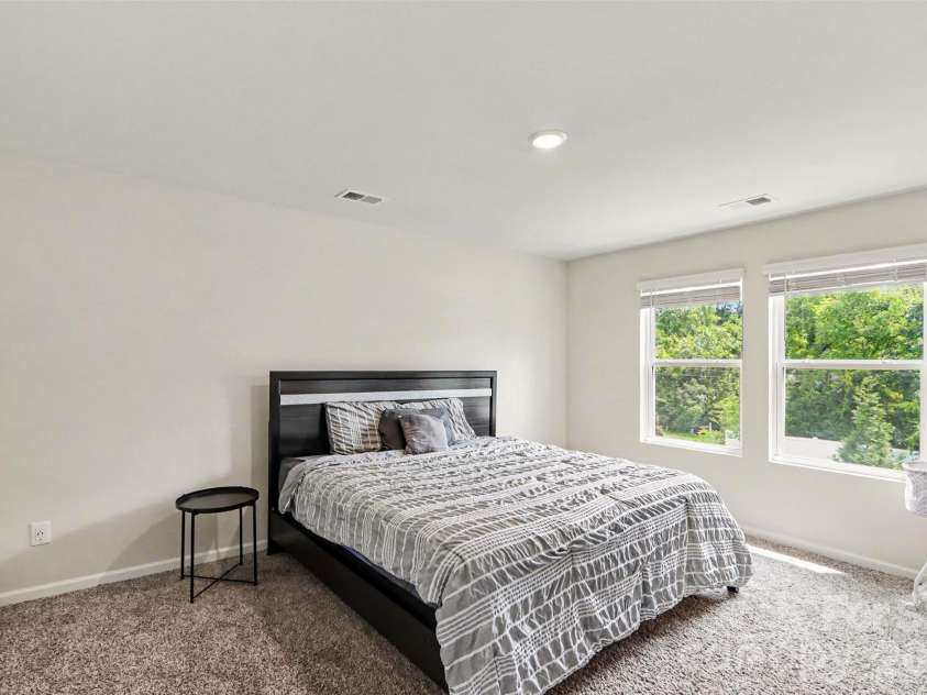 1224 Harland Street, Charlotte, NC 28216.  MLS# CAR4419812, YatesRealty ID 48111. 