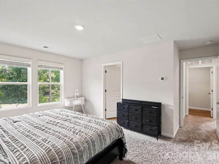 1224 Harland Street, Charlotte, NC 28216.  MLS# CAR4419812, YatesRealty ID 48111. 