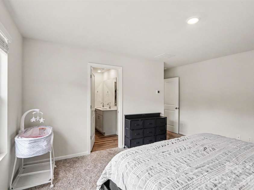 1224 Harland Street, Charlotte, NC 28216.  MLS# CAR4419812, YatesRealty ID 48111. 
