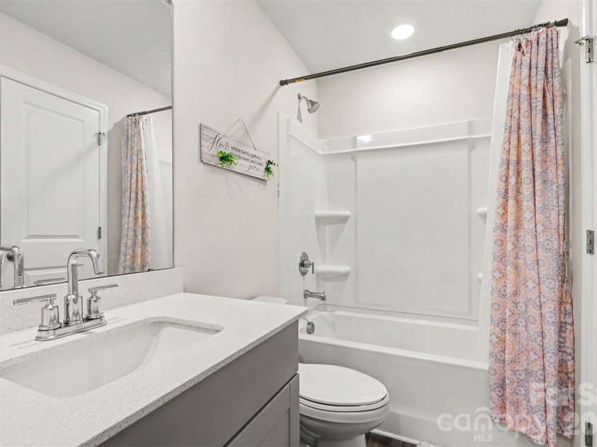 1224 Harland Street, Charlotte, NC 28216.  MLS# CAR4419812, YatesRealty ID 48111. 