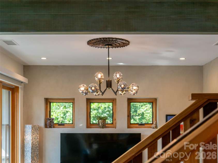 4 Osprey Trail, Asheville, NC 28806.  MLS# CAR4418286, YatesRealty ID 48114. More beautiful lighting