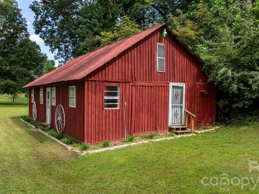 100 Goose Creek Road, Marion, NC 28752.  MLS# CAR4417607, YatesRealty ID 48118. 