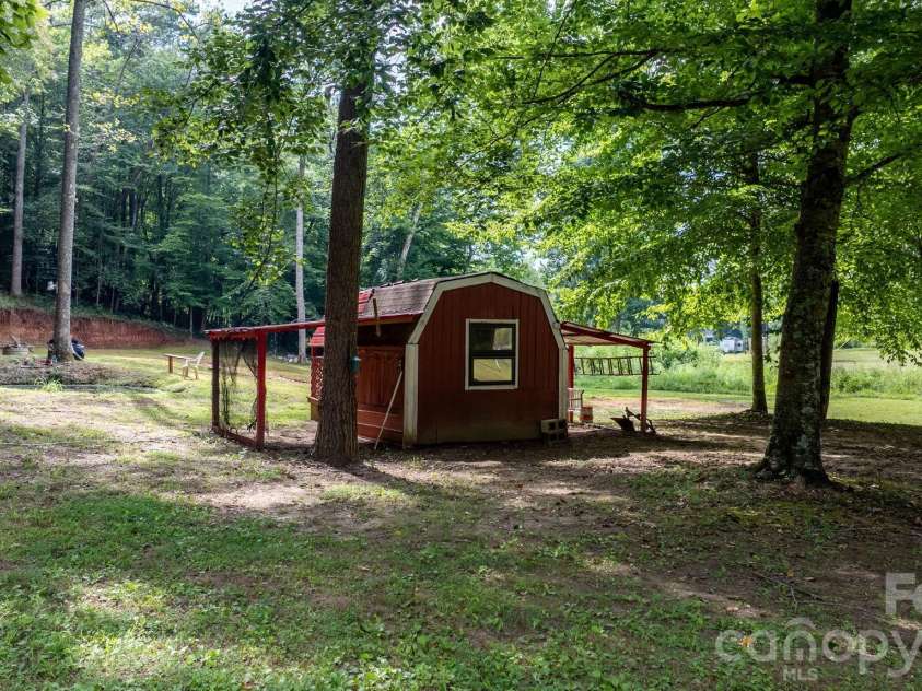 100 Goose Creek Road, Marion, NC 28752.  MLS# CAR4417607, YatesRealty ID 48118. 