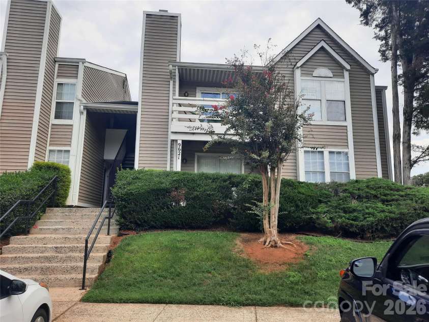 9621 Vinca Circle, Charlotte, NC 28213.  MLS# CAR4419164, YatesRealty ID 48119. 