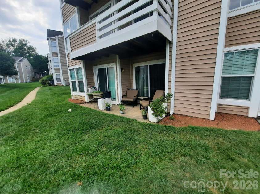 9621 Vinca Circle, Charlotte, NC 28213.  MLS# CAR4419164, YatesRealty ID 48119. 