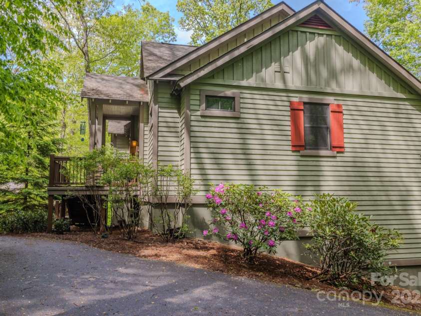 142 Allspice Court, Tuckasegee, NC 28783.  MLS# CAR4220661, YatesRealty ID 4812. 