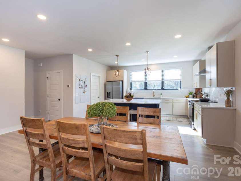 3538 Saker Lane, Charlotte, NC 28211.  MLS# CAR4357840, YatesRealty ID 4812. 