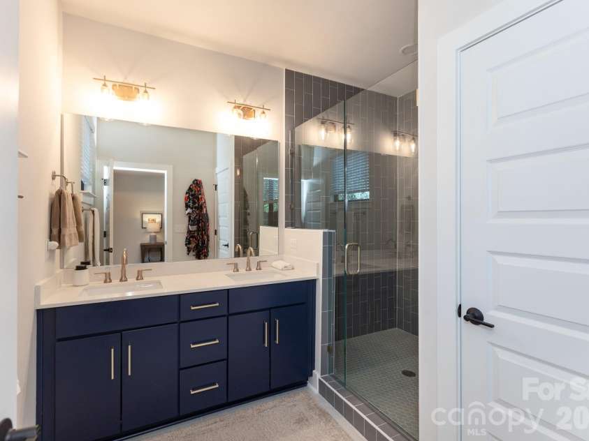 3538 Saker Lane, Charlotte, NC 28211.  MLS# CAR4357840, YatesRealty ID 4812. 