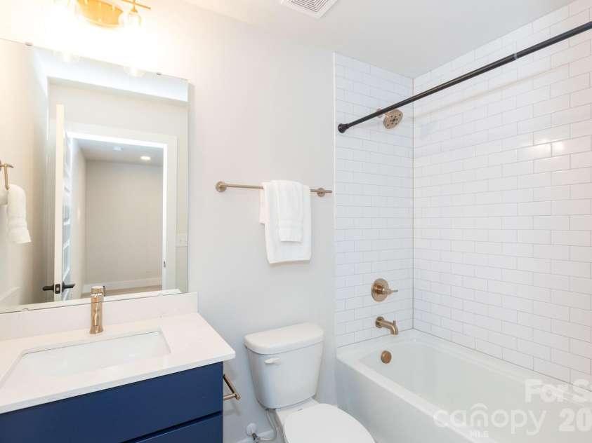 3538 Saker Lane, Charlotte, NC 28211.  MLS# CAR4357840, YatesRealty ID 4812. 