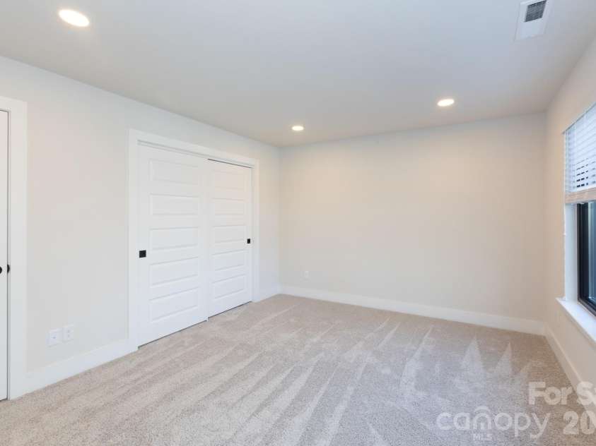 3538 Saker Lane, Charlotte, NC 28211.  MLS# CAR4357840, YatesRealty ID 4812. 