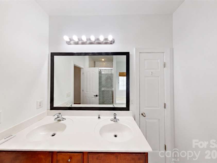 104 Planters Drive, Statesville, NC 28677.  MLS# CAR4419577, YatesRealty ID 48121. 
