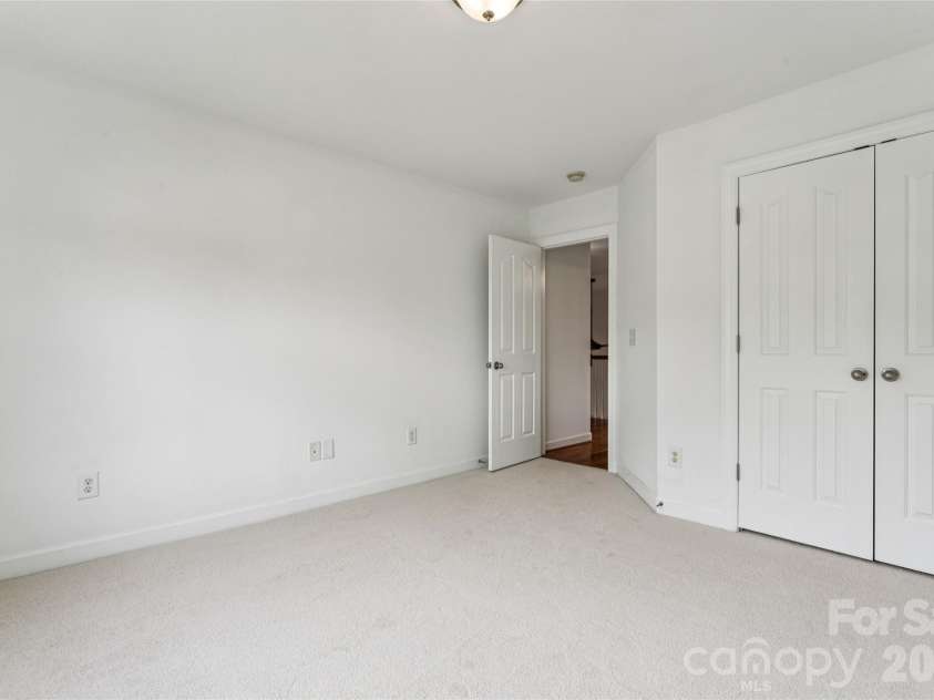 104 Planters Drive, Statesville, NC 28677.  MLS# CAR4419577, YatesRealty ID 48121. 
