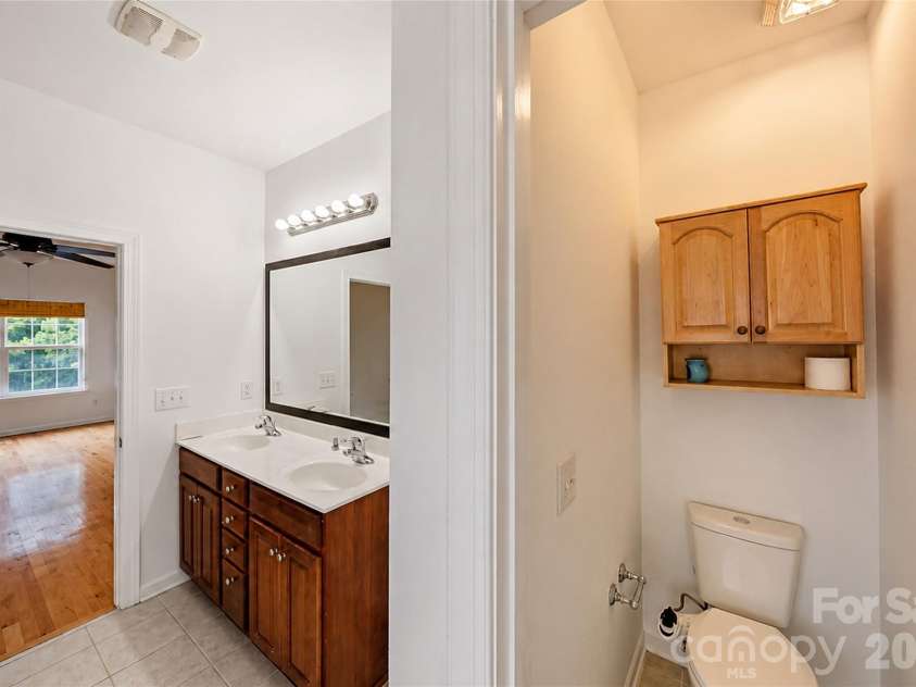 104 Planters Drive, Statesville, NC 28677.  MLS# CAR4419577, YatesRealty ID 48121. Primary Bathroom w/Private Commode closet