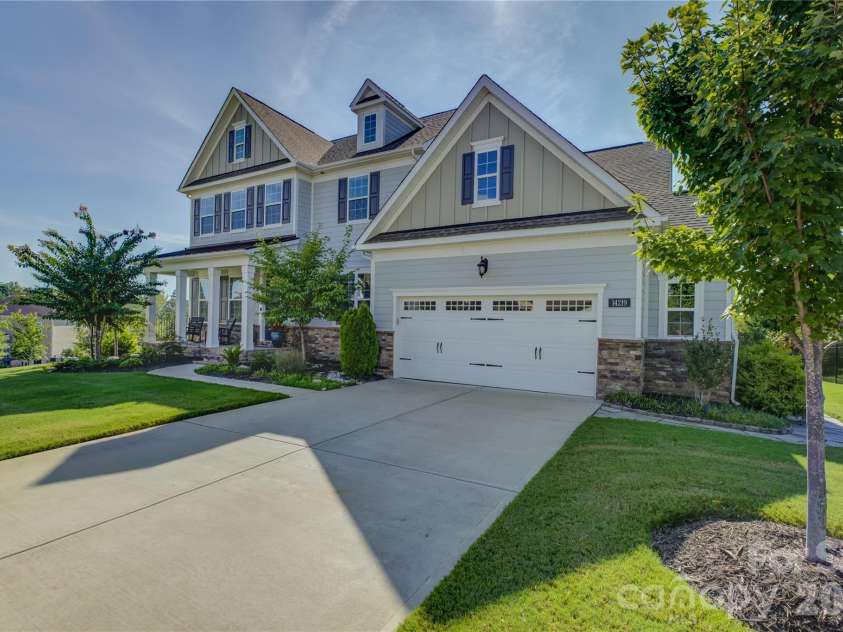14219 Twin Eagles Lane, Charlotte, NC 28278.  MLS# CAR4418745, YatesRealty ID 48122. 