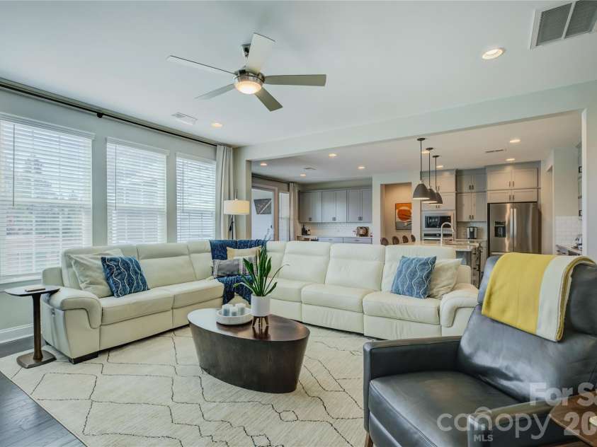 14219 Twin Eagles Lane, Charlotte, NC 28278.  MLS# CAR4418745, YatesRealty ID 48122. 