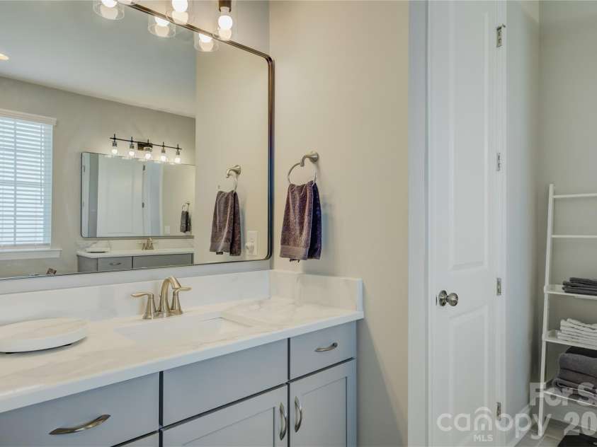 14219 Twin Eagles Lane, Charlotte, NC 28278.  MLS# CAR4418745, YatesRealty ID 48122. 