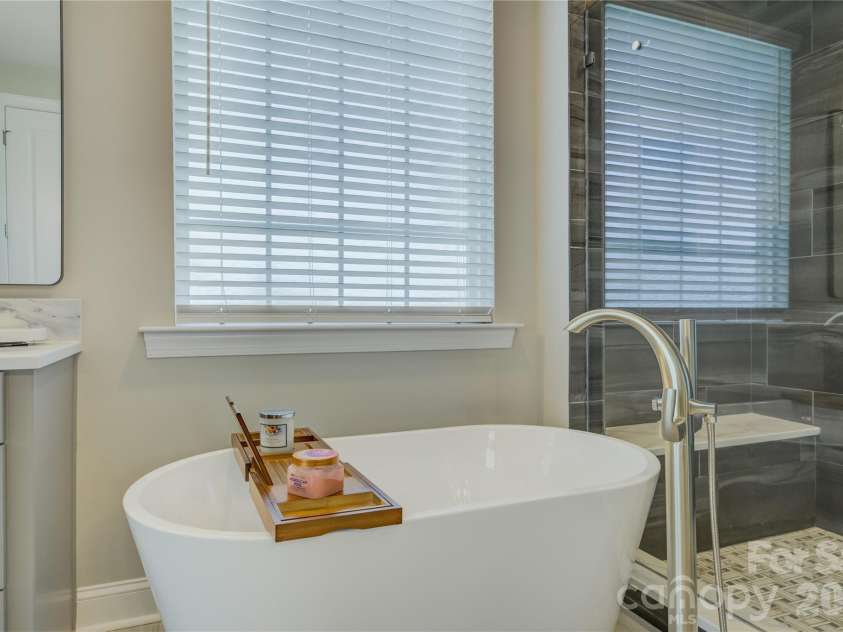 14219 Twin Eagles Lane, Charlotte, NC 28278.  MLS# CAR4418745, YatesRealty ID 48122. 