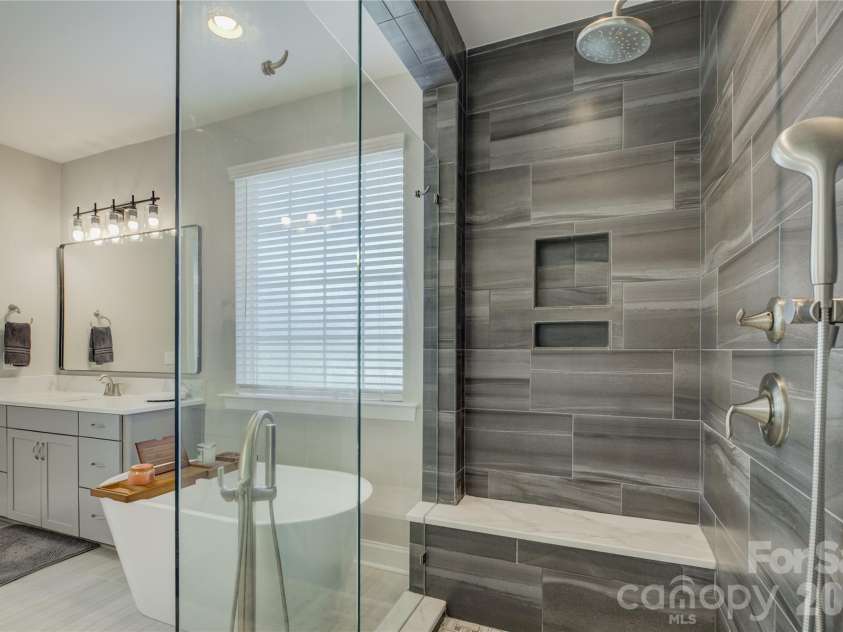 14219 Twin Eagles Lane, Charlotte, NC 28278.  MLS# CAR4418745, YatesRealty ID 48122. 
