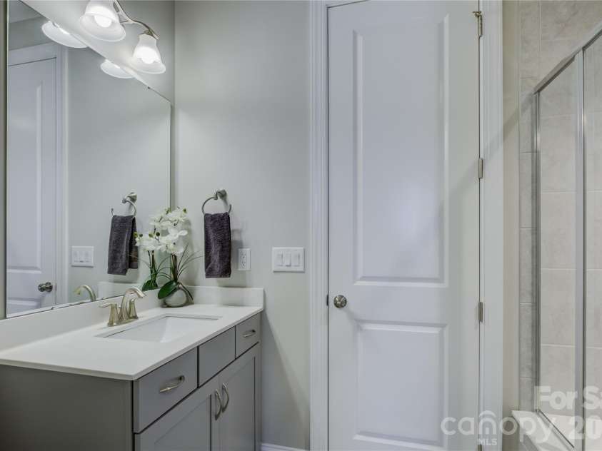 14219 Twin Eagles Lane, Charlotte, NC 28278.  MLS# CAR4418745, YatesRealty ID 48122. 