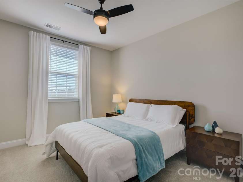 14219 Twin Eagles Lane, Charlotte, NC 28278.  MLS# CAR4418745, YatesRealty ID 48122. 