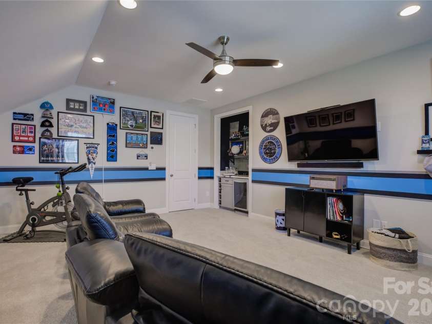14219 Twin Eagles Lane, Charlotte, NC 28278.  MLS# CAR4418745, YatesRealty ID 48122. 