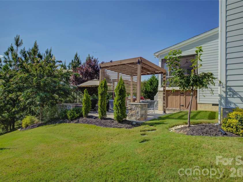 14219 Twin Eagles Lane, Charlotte, NC 28278.  MLS# CAR4418745, YatesRealty ID 48122. 