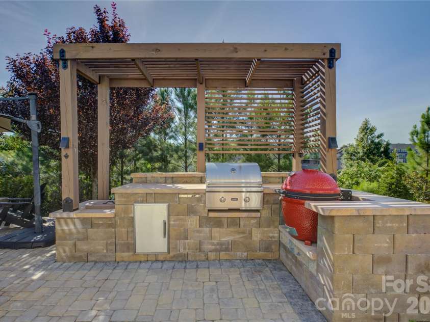 14219 Twin Eagles Lane, Charlotte, NC 28278.  MLS# CAR4418745, YatesRealty ID 48122. 