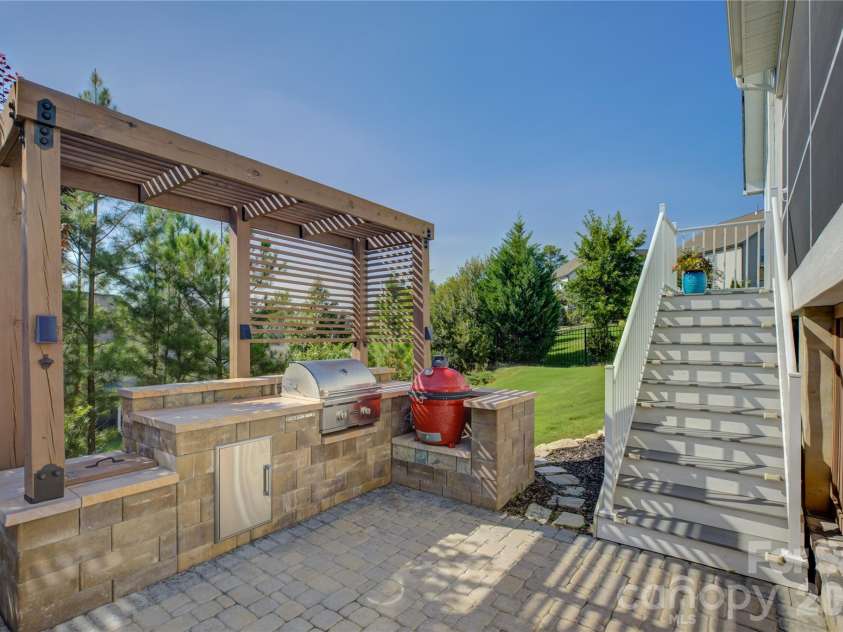 14219 Twin Eagles Lane, Charlotte, NC 28278.  MLS# CAR4418745, YatesRealty ID 48122. 