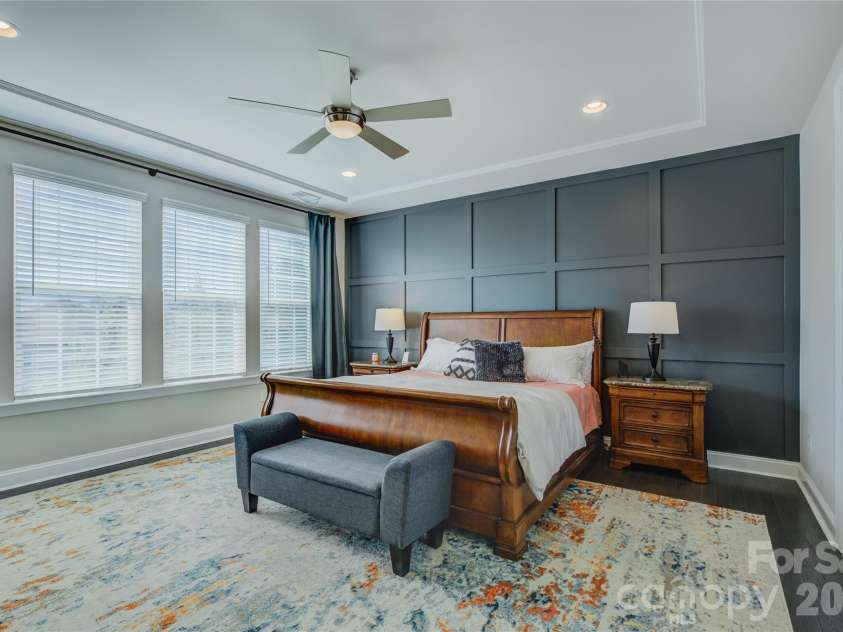 14219 Twin Eagles Lane, Charlotte, NC 28278.  MLS# CAR4418745, YatesRealty ID 48122. Primary on the main floor