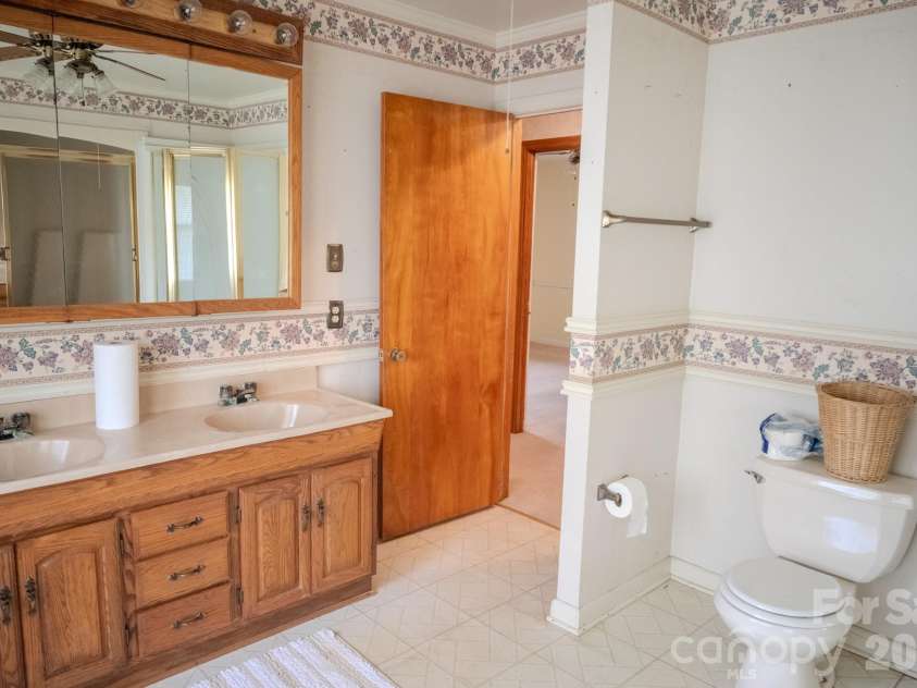 5522 Gilboa Road, Marshville, NC 28103.  MLS# CAR4419896, YatesRealty ID 48123. 