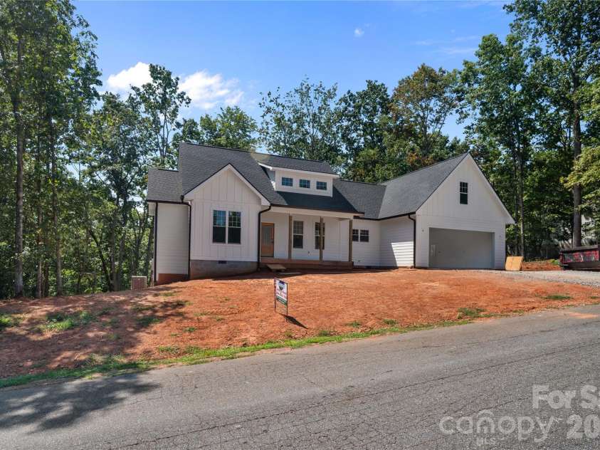 436 Dublin Lane, Columbus, NC 28722.  MLS# CAR4420014, YatesRealty ID 48127. 