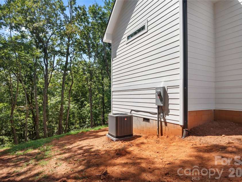 436 Dublin Lane, Columbus, NC 28722.  MLS# CAR4420014, YatesRealty ID 48127. 