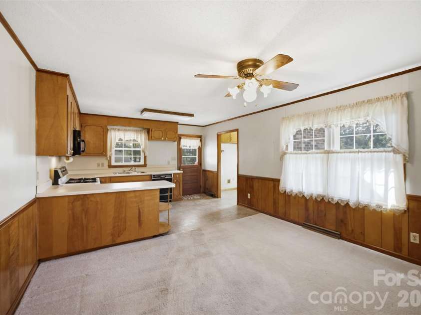2311 Shaw Avenue, Gastonia, NC 28054.  MLS# CAR4418692, YatesRealty ID 48128. 