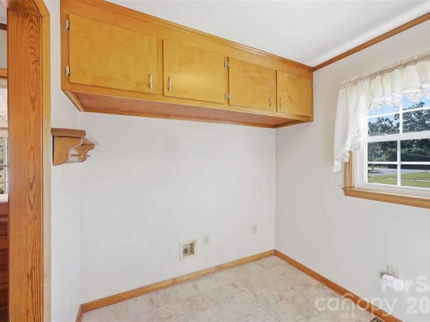 2311 Shaw Avenue, Gastonia, NC 28054.  MLS# CAR4418692, YatesRealty ID 48128. 