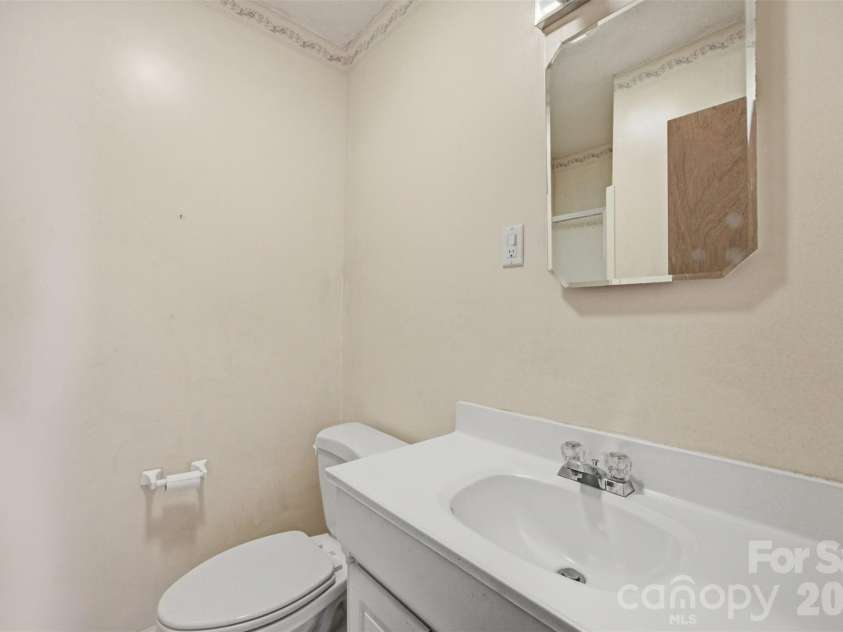 2311 Shaw Avenue, Gastonia, NC 28054.  MLS# CAR4418692, YatesRealty ID 48128. 