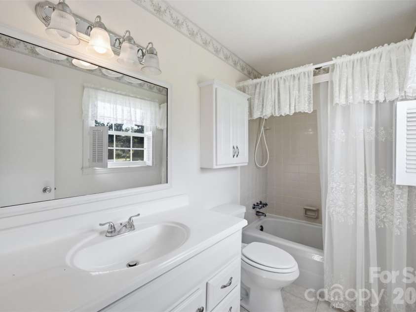 2311 Shaw Avenue, Gastonia, NC 28054.  MLS# CAR4418692, YatesRealty ID 48128. 