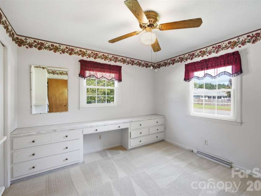 2311 Shaw Avenue, Gastonia, NC 28054.  MLS# CAR4418692, YatesRealty ID 48128. 