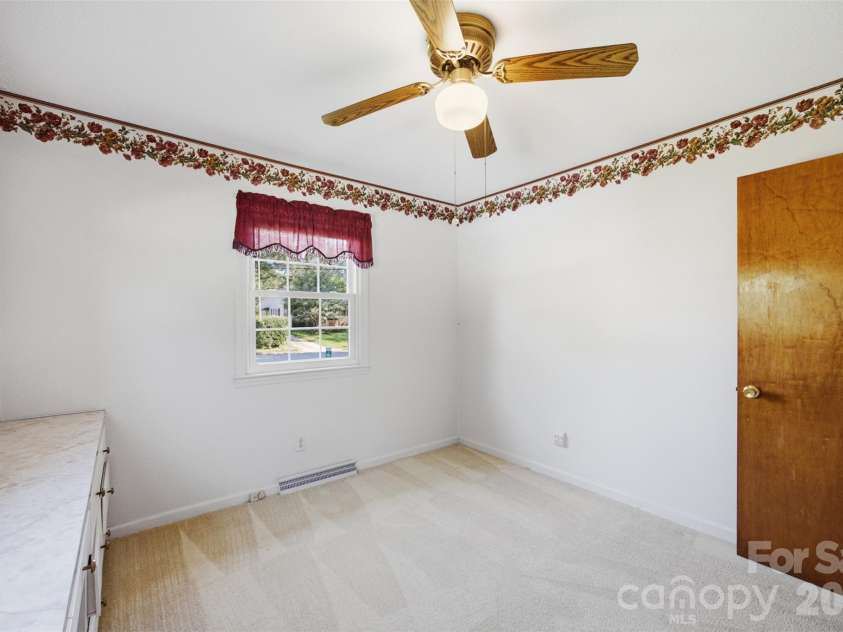2311 Shaw Avenue, Gastonia, NC 28054.  MLS# CAR4418692, YatesRealty ID 48128. 