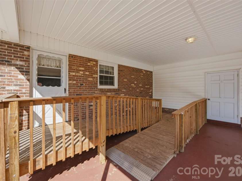 2311 Shaw Avenue, Gastonia, NC 28054.  MLS# CAR4418692, YatesRealty ID 48128. 