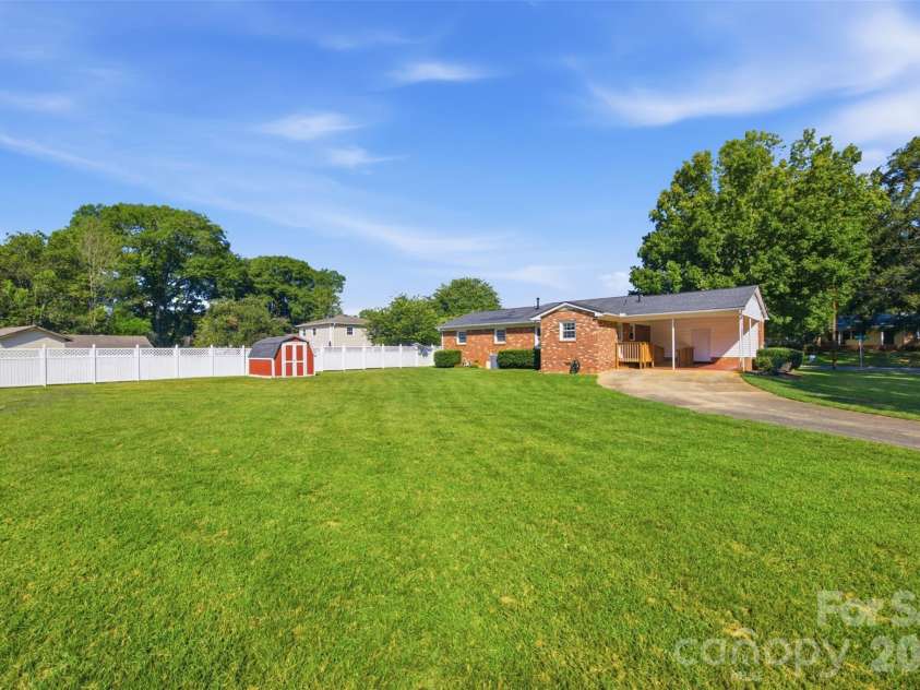 2311 Shaw Avenue, Gastonia, NC 28054.  MLS# CAR4418692, YatesRealty ID 48128. 