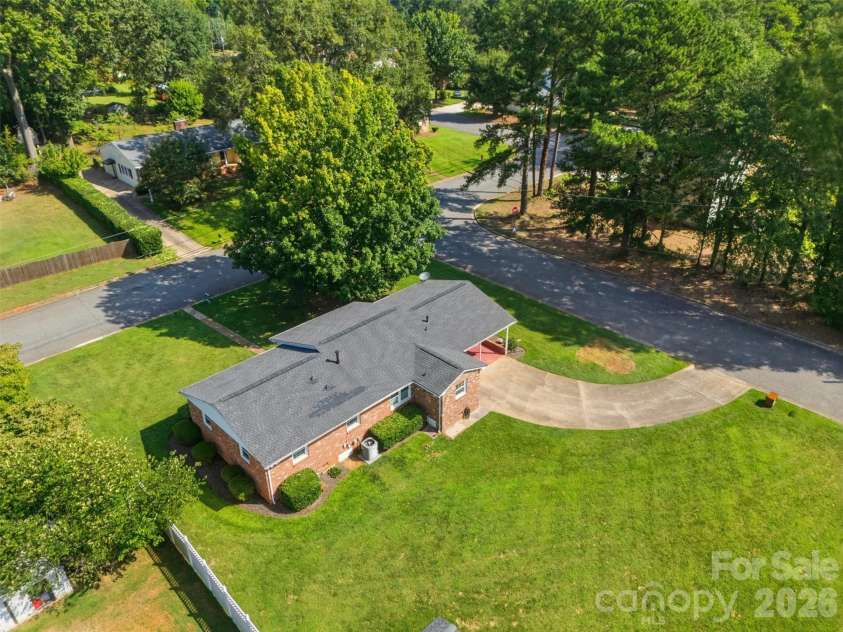 2311 Shaw Avenue, Gastonia, NC 28054.  MLS# CAR4418692, YatesRealty ID 48128. 