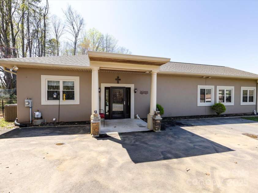 7545 Brancy Street, Kannapolis, NC 28081.  MLS# CAR4242395, YatesRealty ID 4813. 4 Bedroom, 4 Bathroom Ranch Oasis!