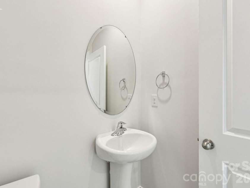 472 Dazzle Loop, Newton, NC 28658.  MLS# CAR4420341, YatesRealty ID 48135. 