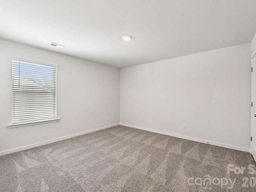 472 Dazzle Loop, Newton, NC 28658.  MLS# CAR4420341, YatesRealty ID 48135. 