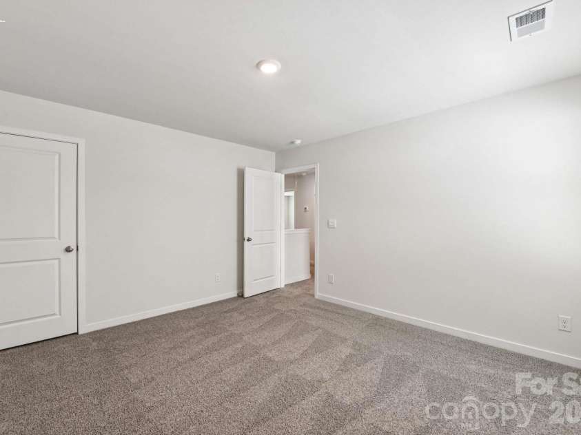 472 Dazzle Loop, Newton, NC 28658.  MLS# CAR4420341, YatesRealty ID 48135. 