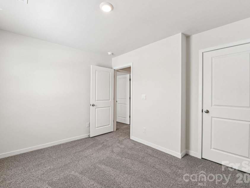 472 Dazzle Loop, Newton, NC 28658.  MLS# CAR4420341, YatesRealty ID 48135. 