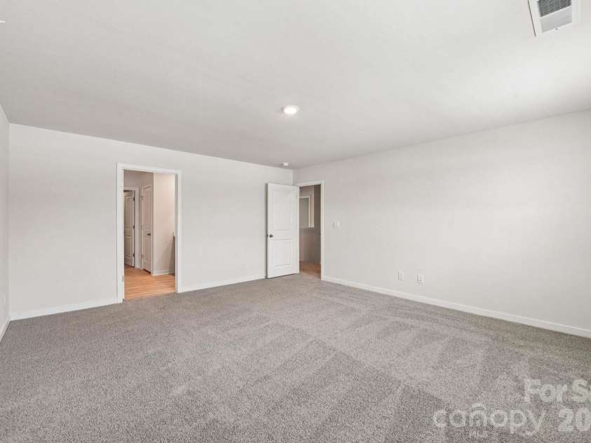 472 Dazzle Loop, Newton, NC 28658.  MLS# CAR4420341, YatesRealty ID 48135. 