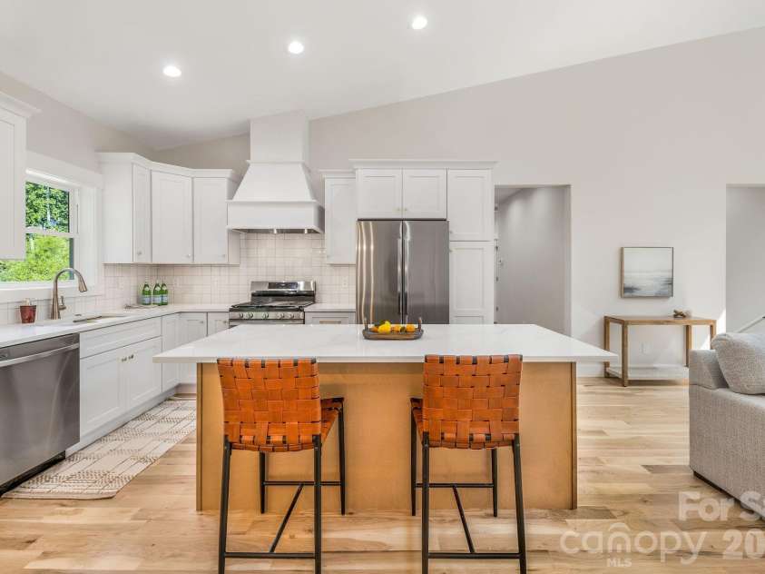 447 Blooming Laurel Drive, Hendersonville, NC 28792.  MLS# CAR4416283, YatesRealty ID 48140. Beautifully Finished Kitchen
