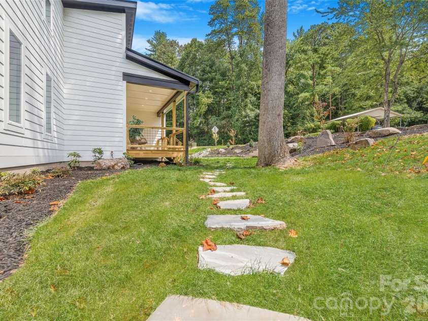 447 Blooming Laurel Drive, Hendersonville, NC 28792.  MLS# CAR4416283, YatesRealty ID 48140. Flagstone Pathway